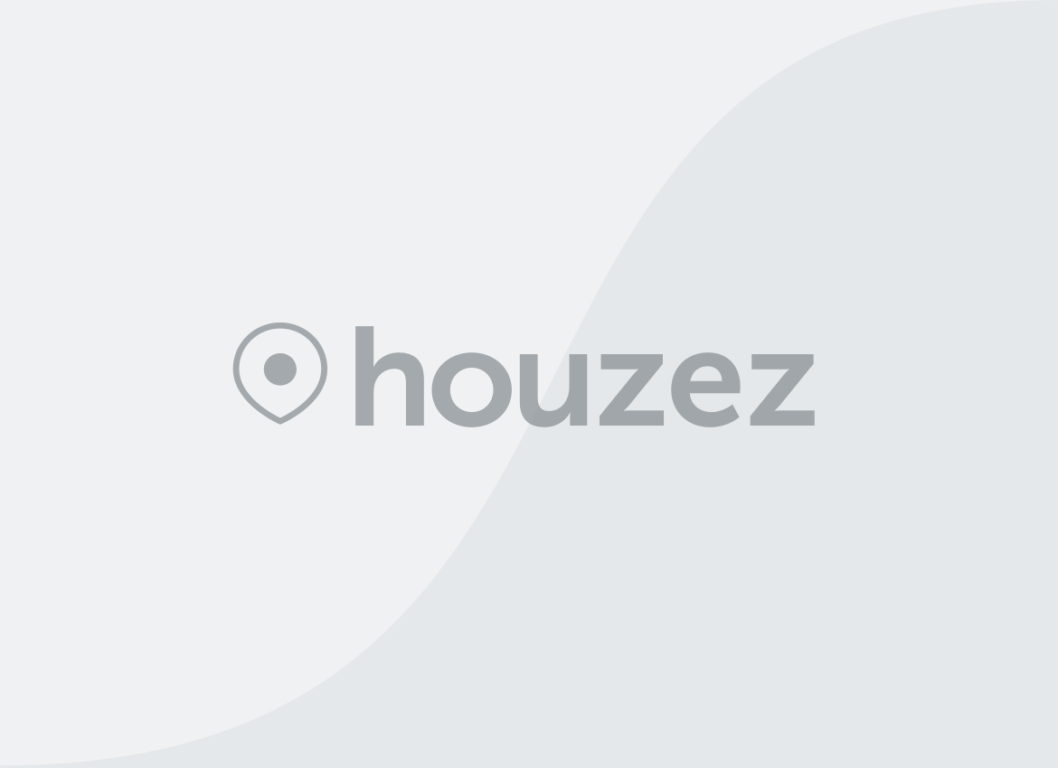 4br mansion on a 40 by 80